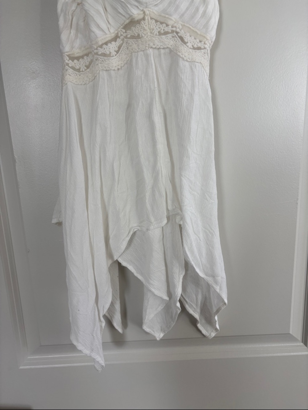 Kimchi Blue White Lace-Trim Spaghetti Strap Handkerchief Hem Top - Picture 3 of 6